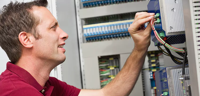 Offshore and Petroleum Facility Electrician in Pasco